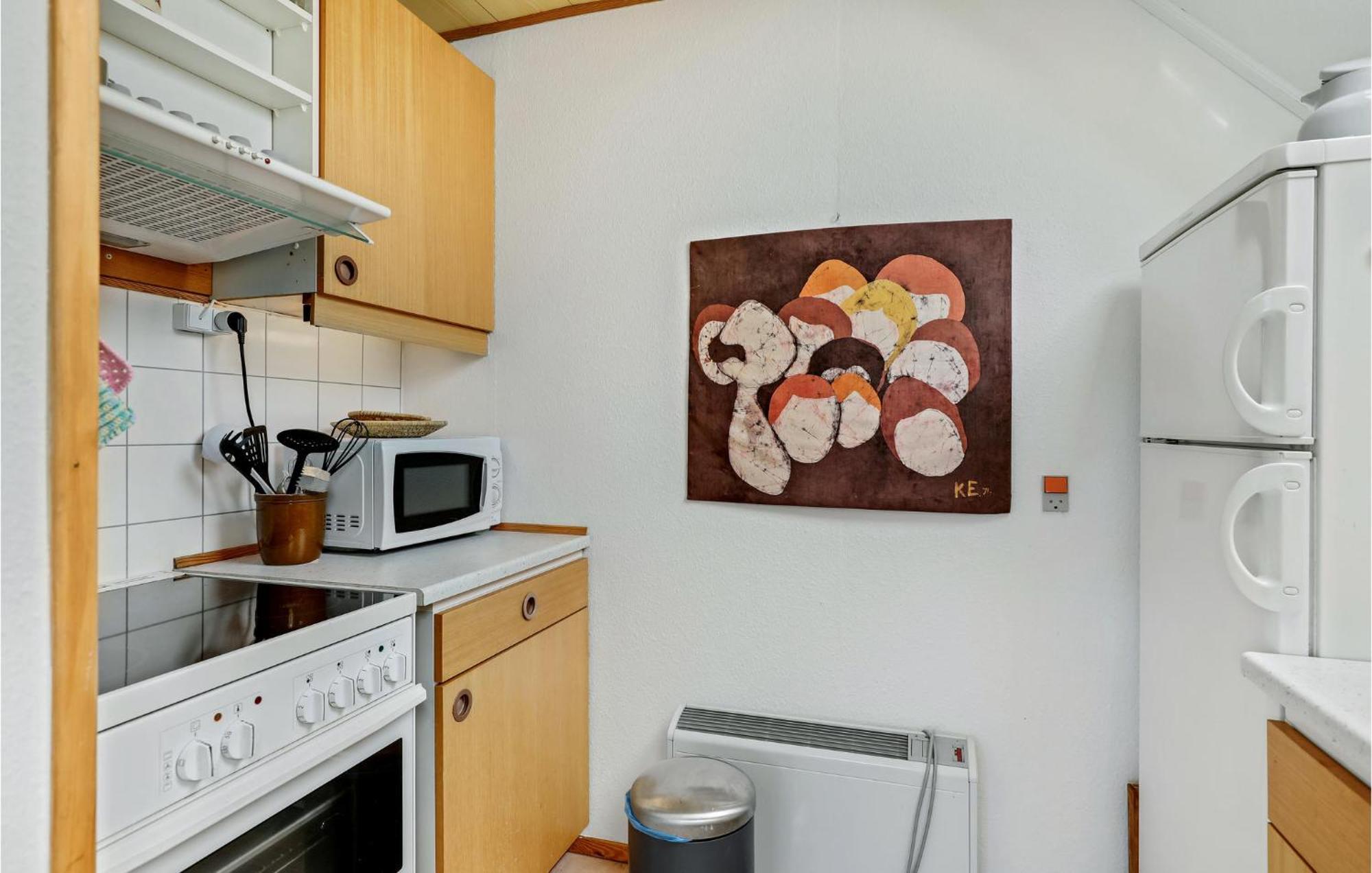 Gorgeous Home In Nexo With Kitchen Ngoại thất bức ảnh